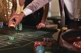 Antarmuka Wild Rift menampilkan statistik lengkap dan peringkat tim Tampilan kategori Wild Rift di platform main slot dengan statistik tim dan peringkat pemain
